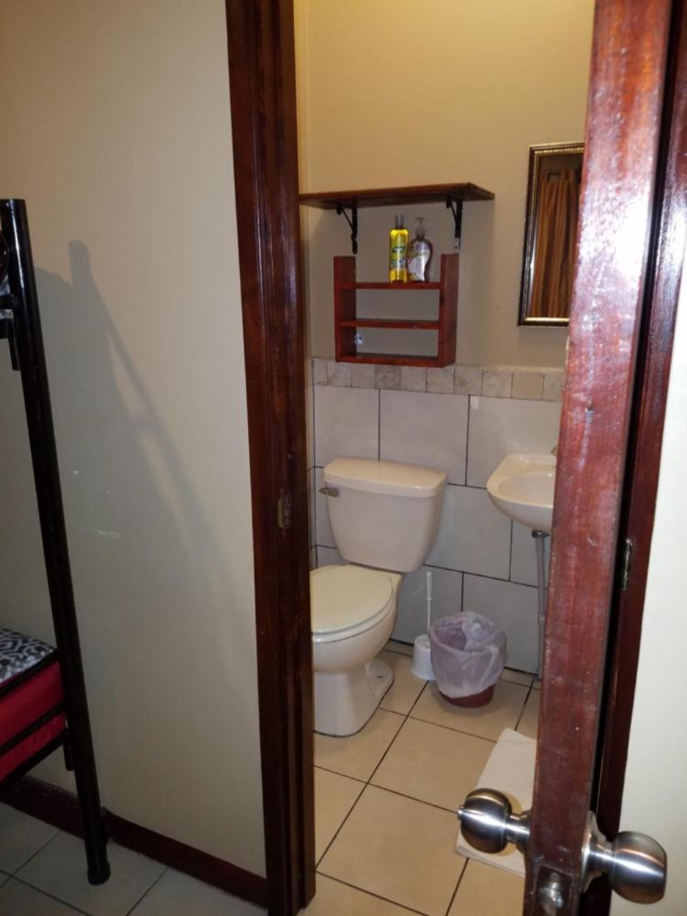 Room image 4