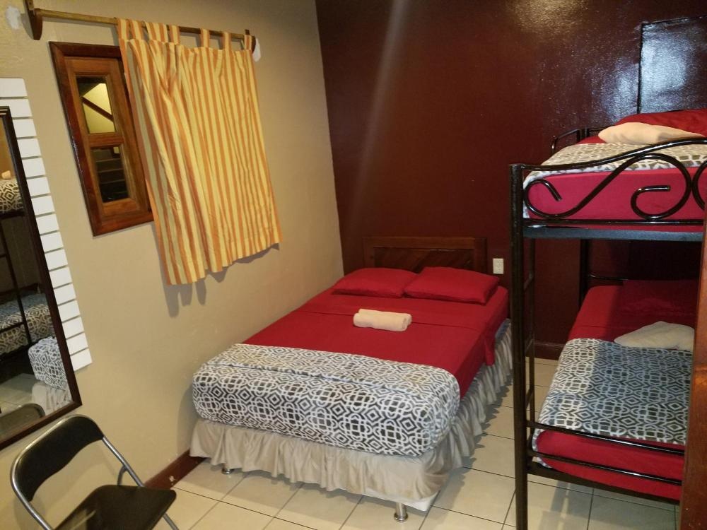 Room image 4